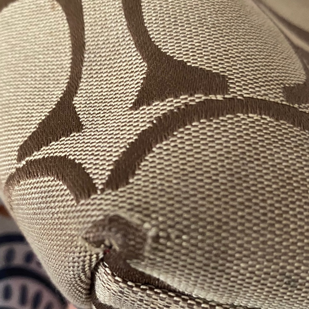 Signature Coach Bag - Picture 6 of 9